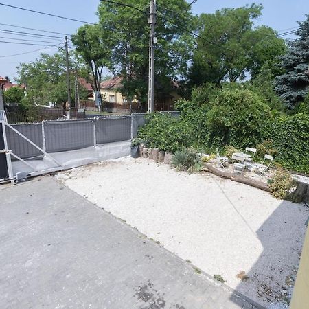 Hi-Bp Garden City Batsanyi Tiny House Near The City Train With Free Parking Budapest Eksteriør billede