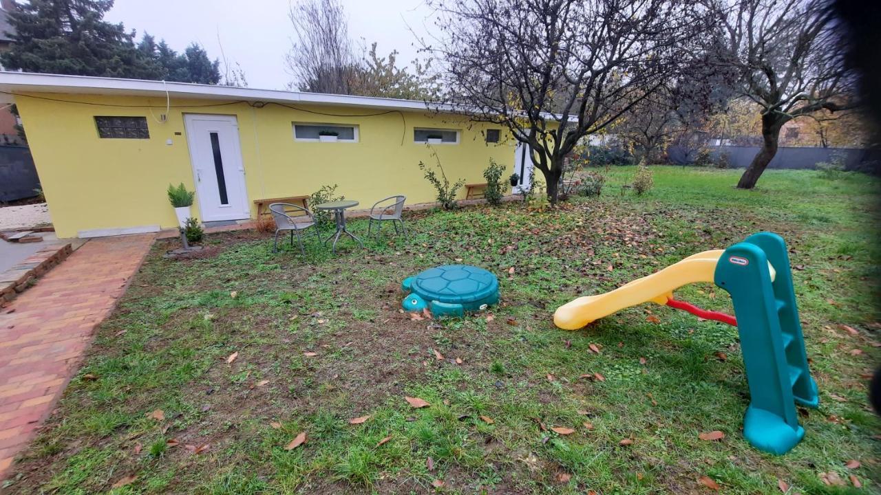 Hi-Bp Garden City Batsanyi Tiny House Near The City Train With Free Parking Budapest Eksteriør billede