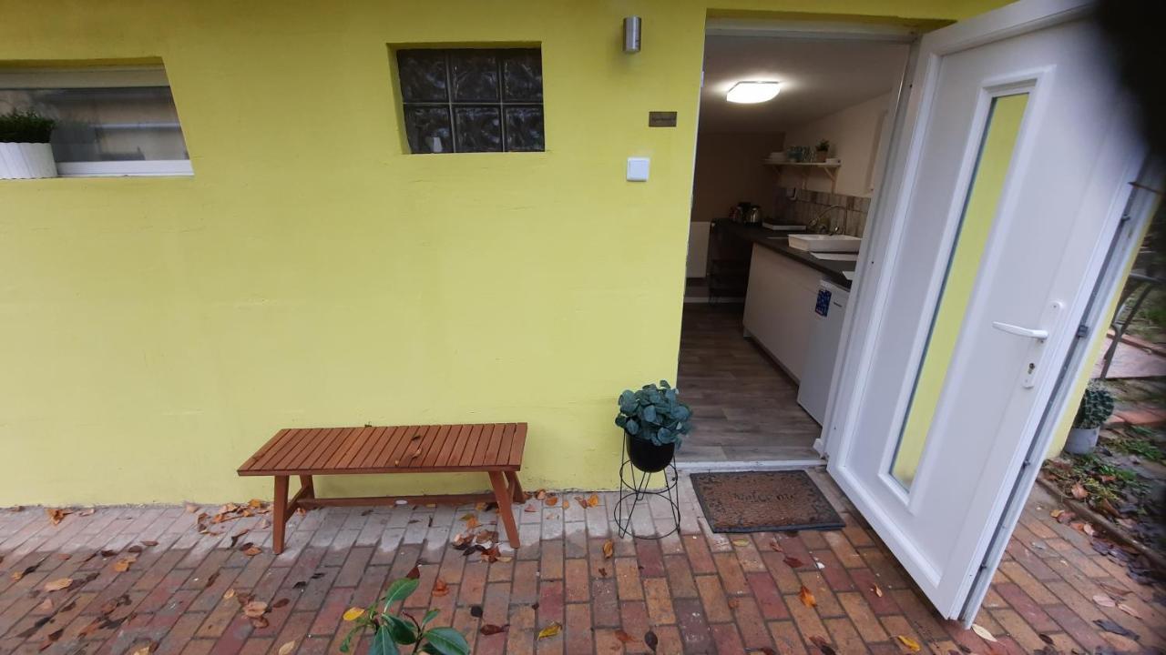 Hi-Bp Garden City Batsanyi Tiny House Near The City Train With Free Parking Budapest Eksteriør billede