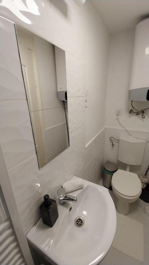 Hi-Bp Garden City Batsanyi Tiny House Near The City Train With Free Parking Budapest Eksteriør billede