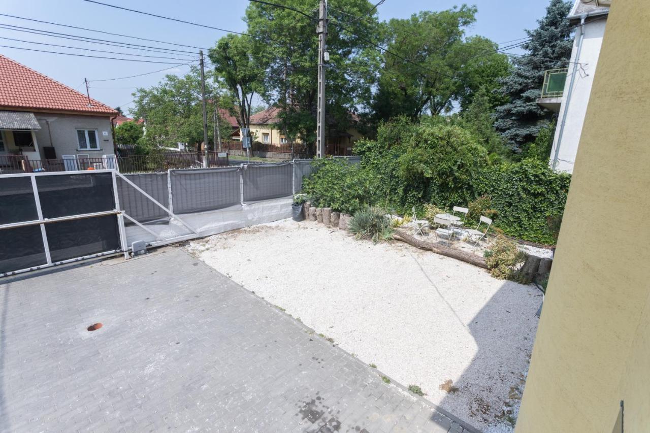 Hi-Bp Garden City Batsanyi Tiny House Near The City Train With Free Parking Budapest Eksteriør billede