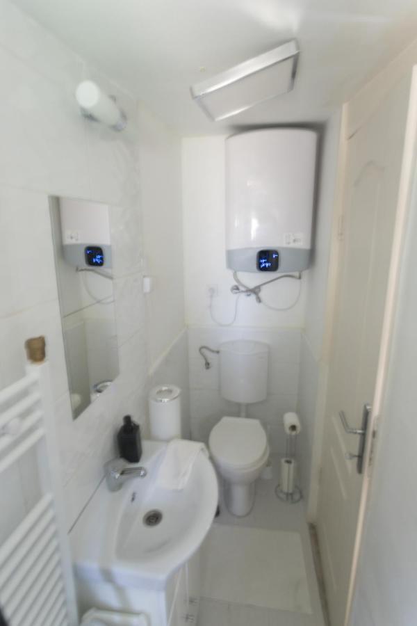 Hi-Bp Garden City Batsanyi Tiny House Near The City Train With Free Parking Budapest Eksteriør billede