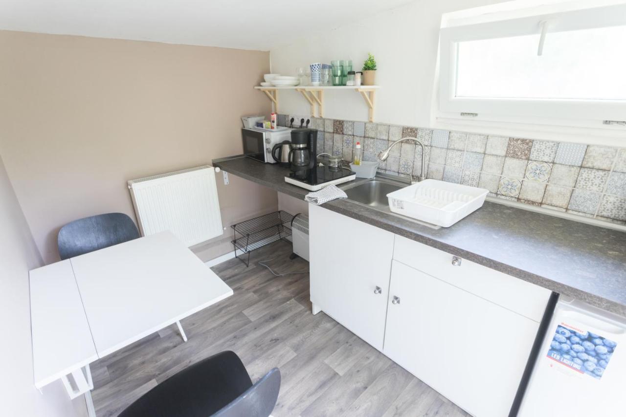 Hi-Bp Garden City Batsanyi Tiny House Near The City Train With Free Parking Budapest Eksteriør billede