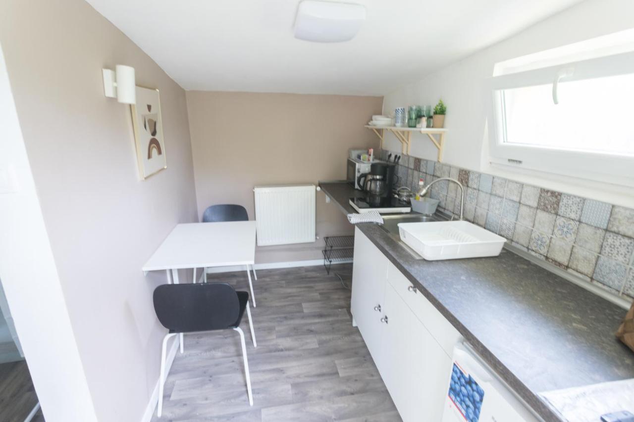 Hi-Bp Garden City Batsanyi Tiny House Near The City Train With Free Parking Budapest Eksteriør billede
